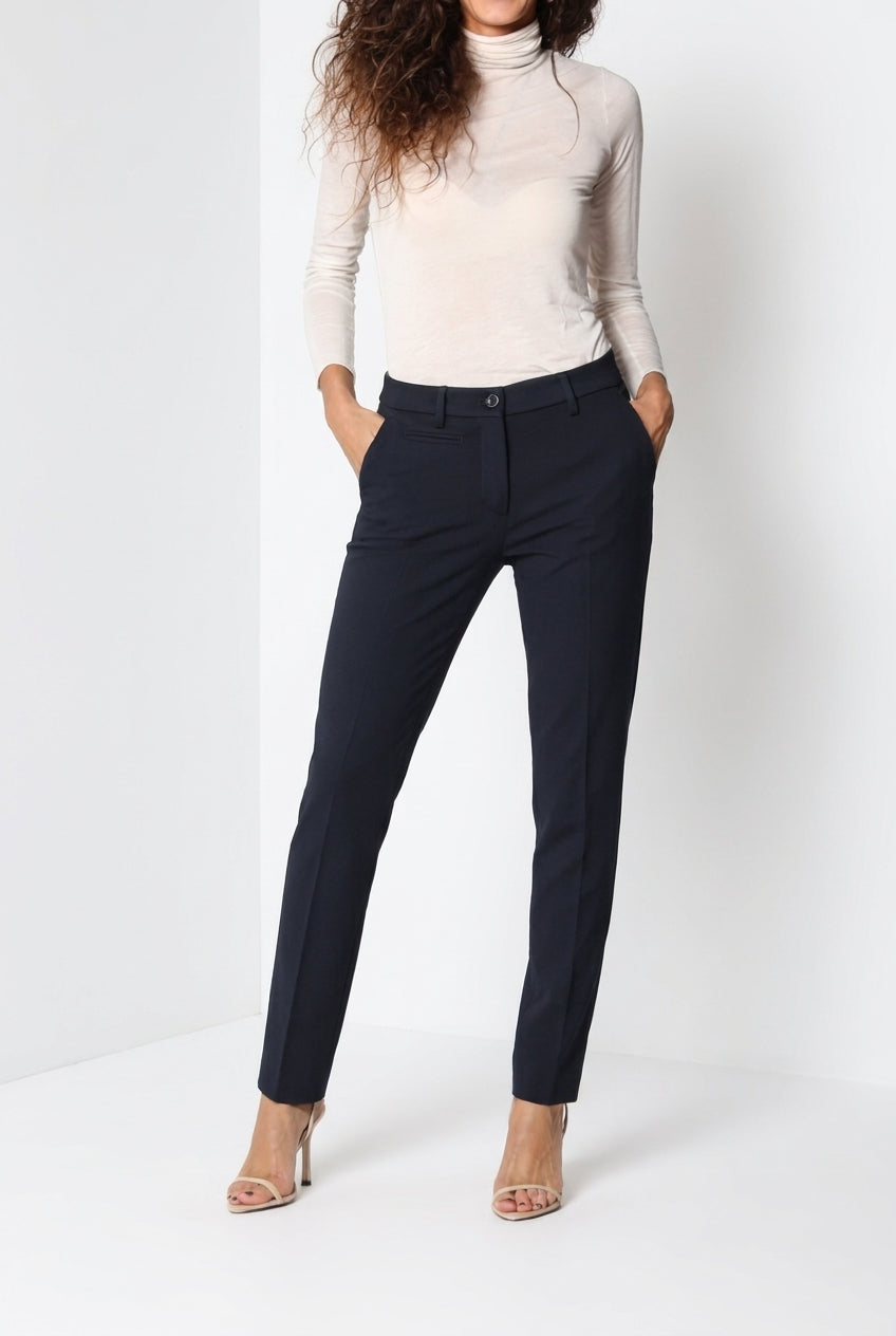 New York Slim women’s chino pants in technical jersey with slim fit ①