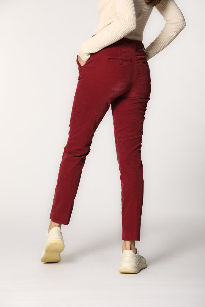 Image 6 of women's velvet chino trousers ruby color New York Slim model by Mason's