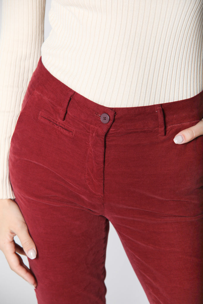Image 3 of women's velvet chino trousers ruby color New York Slim model by Mason's