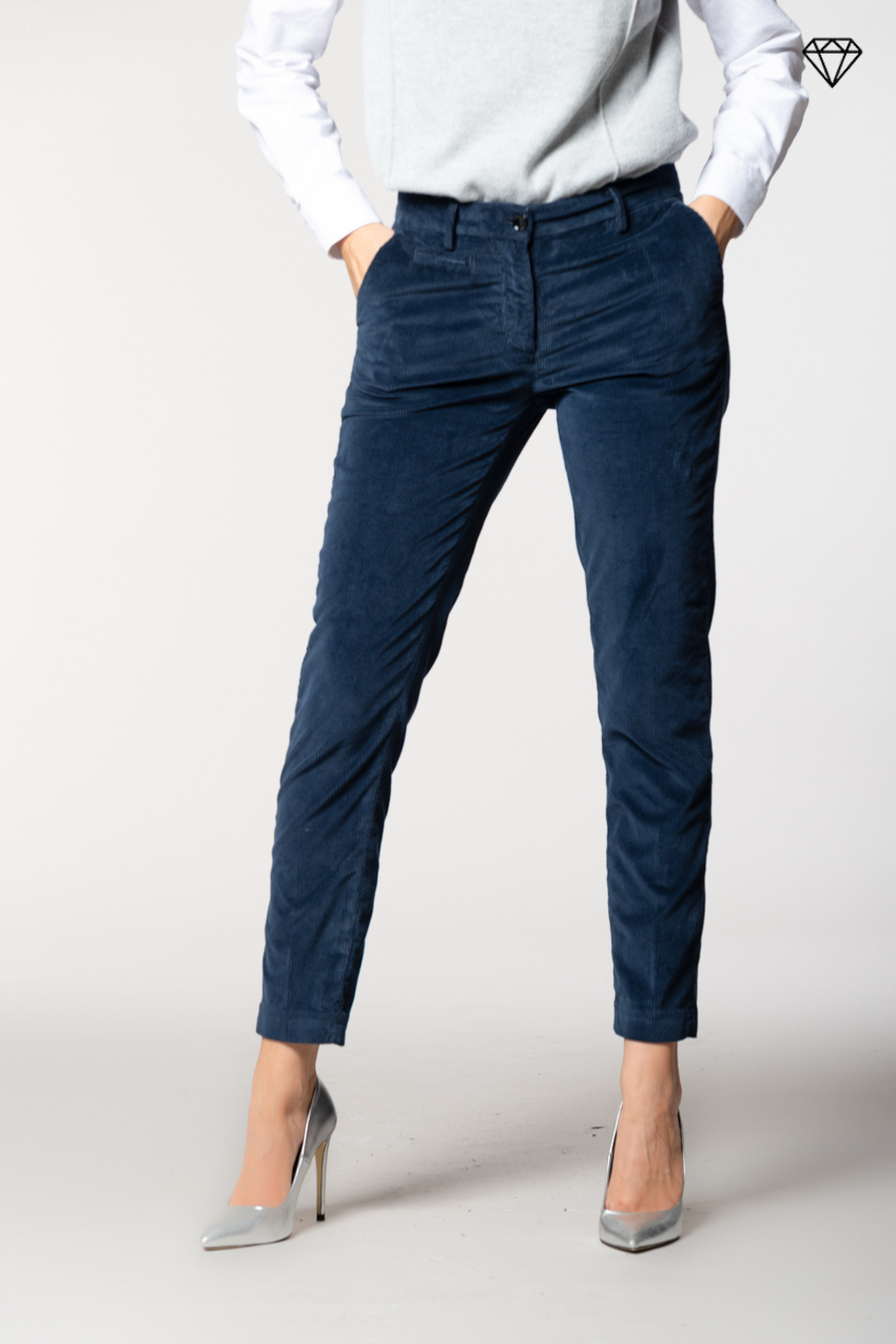 New York Slim women’s chino trousers in corduroy slim fit ①