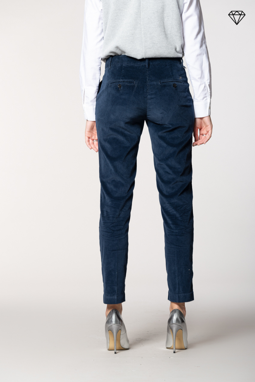 New York Slim women’s chino trousers in corduroy slim fit ①