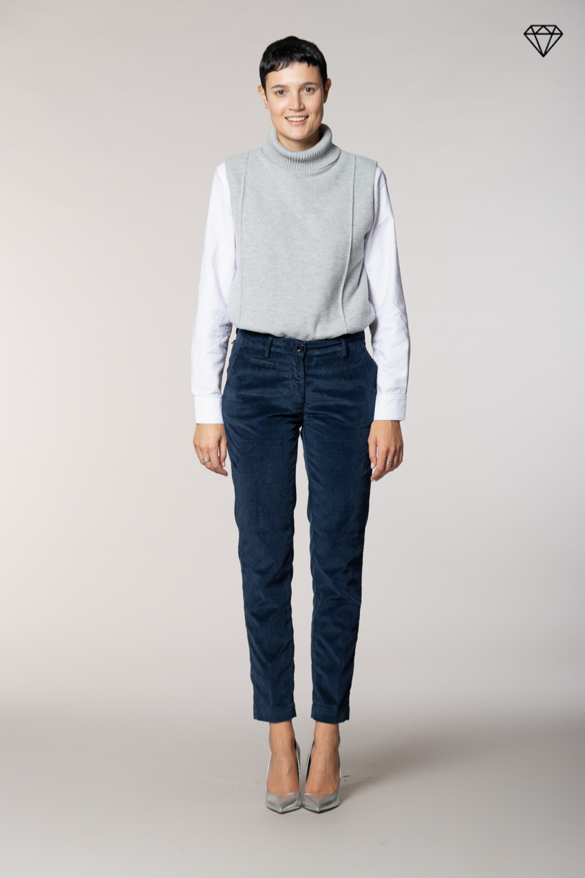 New York Slim women’s chino trousers in corduroy slim fit ①