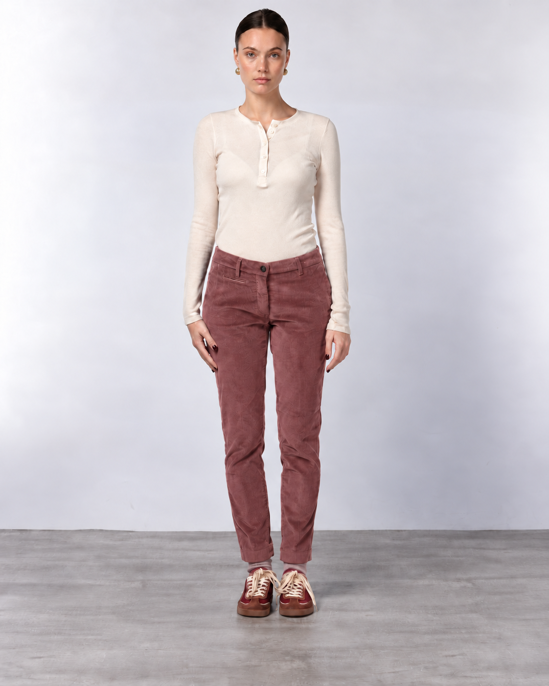 New York Slim pantalon chino femme en velours à grosses côtes slim fit ①