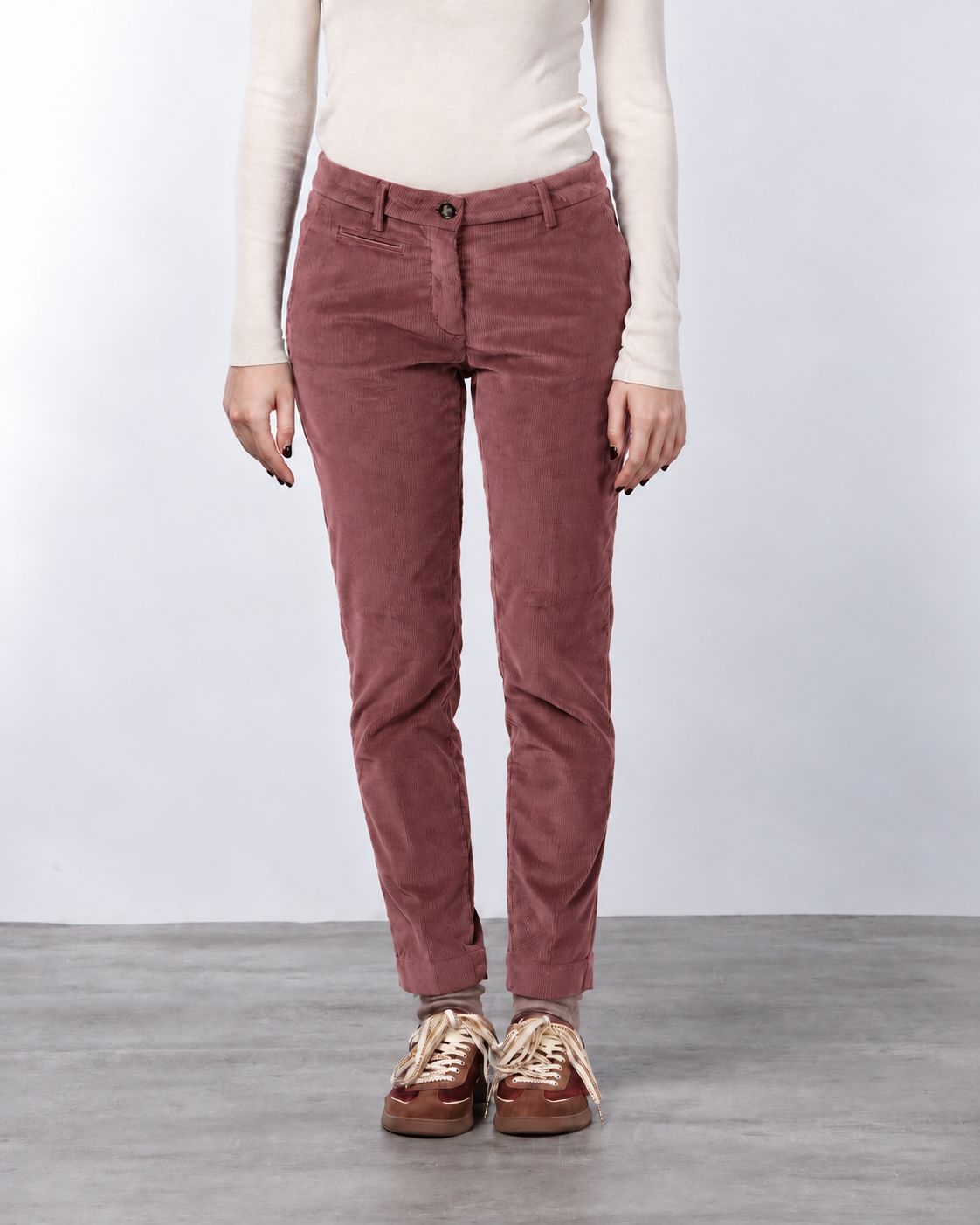 New York Slim pantalon chino femme en velours à grosses côtes slim fit ①