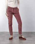 New York Slim pantalon chino femme en velours à grosses côtes slim fit ①