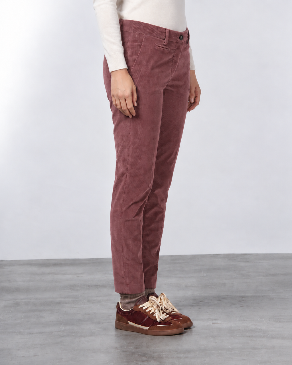 New York Slim pantalon chino femme en velours à grosses côtes slim fit ①