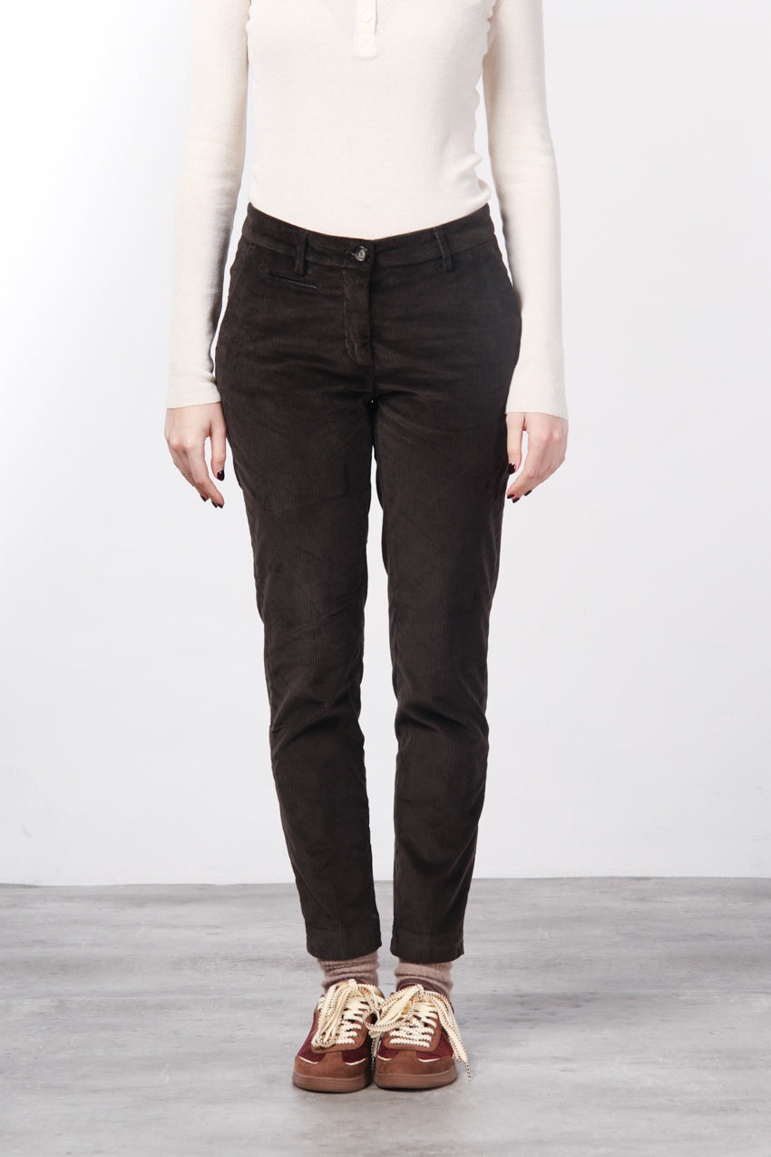 New York Slim pantalone chino donna in velluto a costa grande slim fit ①