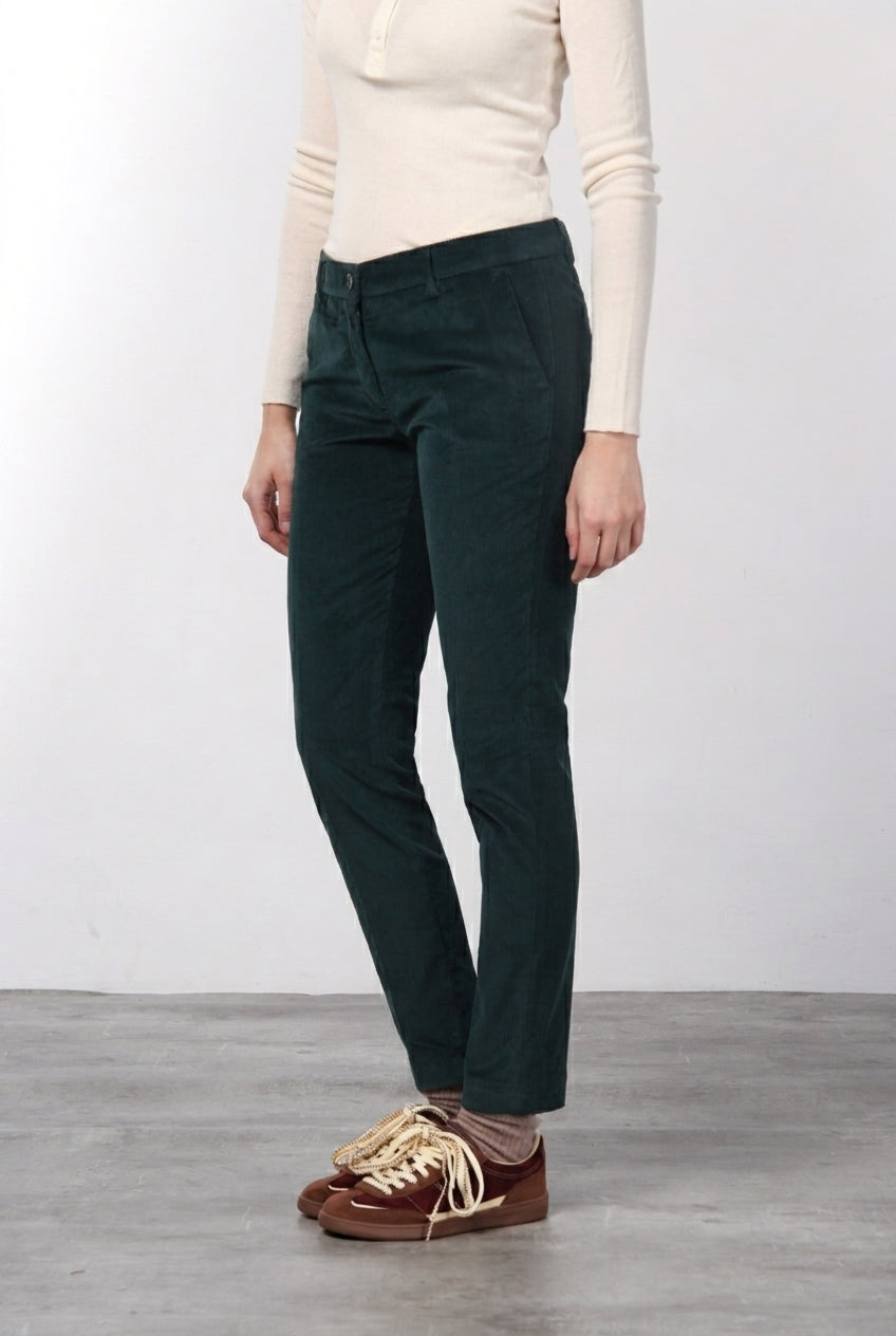 New York Slim pantalon chino femme en velours à grosses côtes slim fit ①