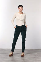 New York Slim pantalon chino femme en velours à grosses côtes slim fit ①