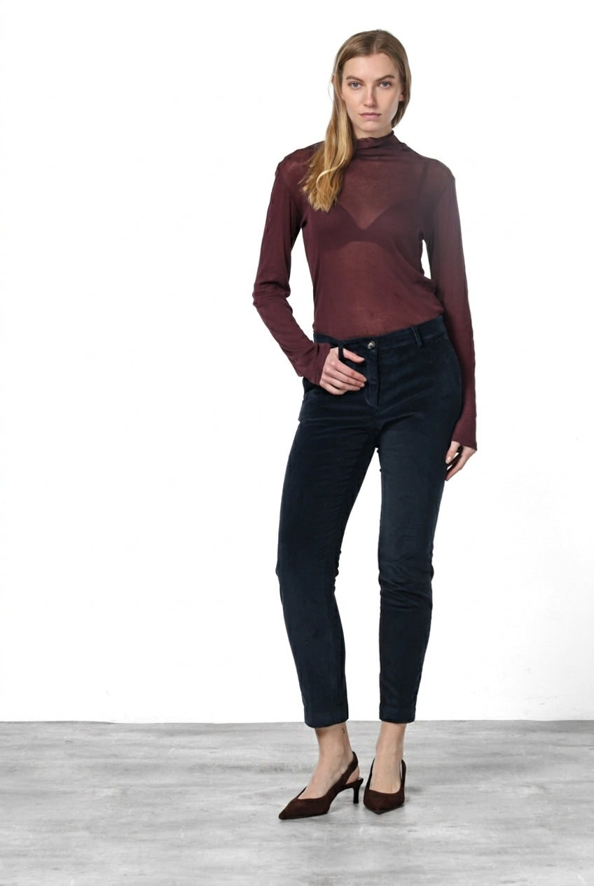 New York Slim women’s chino trousers in wide-wale corduroy, slim fit ①