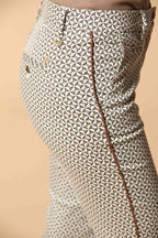 New York Slim Damen Chinohose aus Satin mit geometrischem Muster Slim Fit