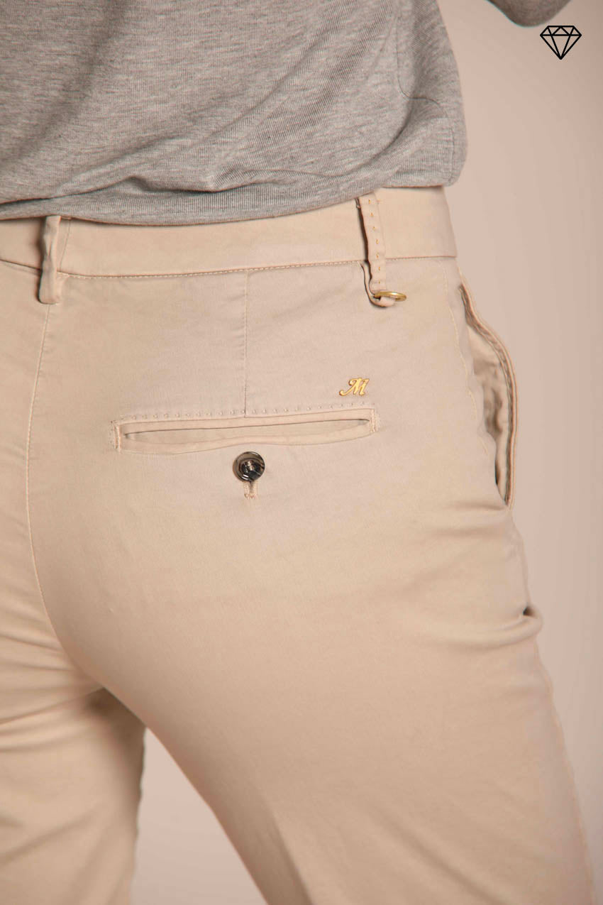 Immagine 2 di pantalone chino donna in raso Modello New York Slim slim fit