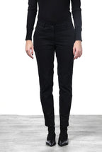 New York Slim Chinohose für Damen aus Satin mit slim fit ①