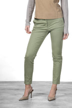 New York Slim pantalone chino donna in raso slim fit ①