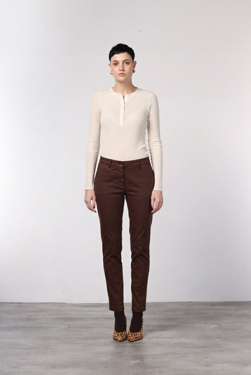 New York Slim pantalone chino donna in raso slim fit ①