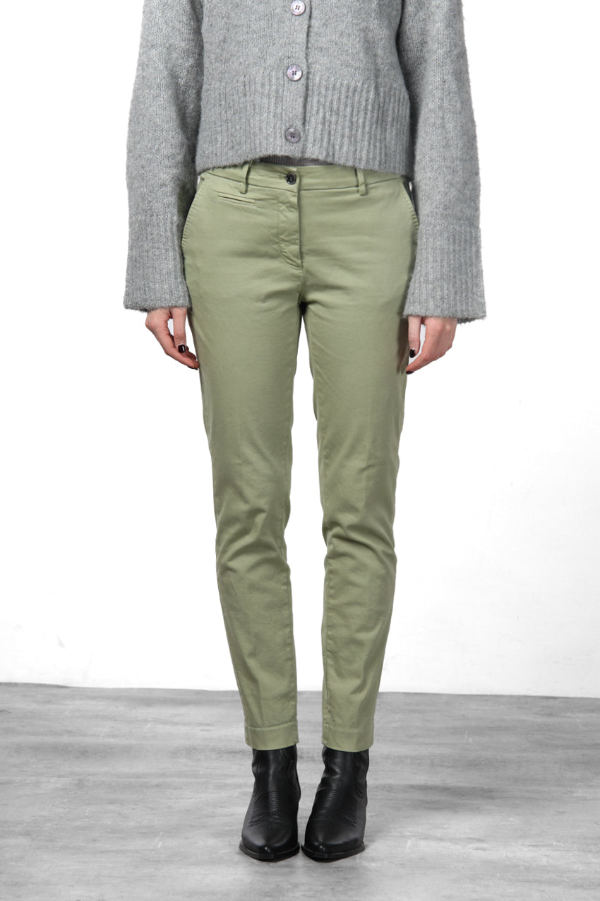 New York Slim pantalone chino donna in raso slim fit ①