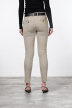 New York Slim pantalone chino donna in raso slim fit ①