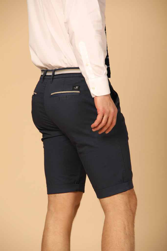 Image 9 of Mason's London Summer model men's chino bermuda in navy blue, regular fit