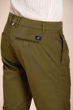 London Bermuda Chino Herren aus Stretch-Gabardine regular fit ①