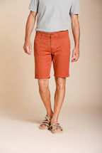 London bermuda chino homme en gabardine stretch regular fit ①