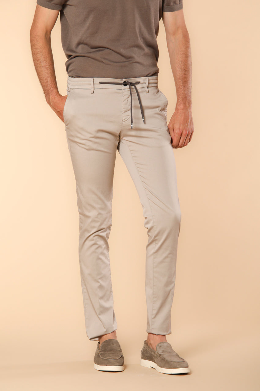 Milano Jogger Travel Herren Chino Jogger aus technischem Satin Travel Stretch Extra Slim