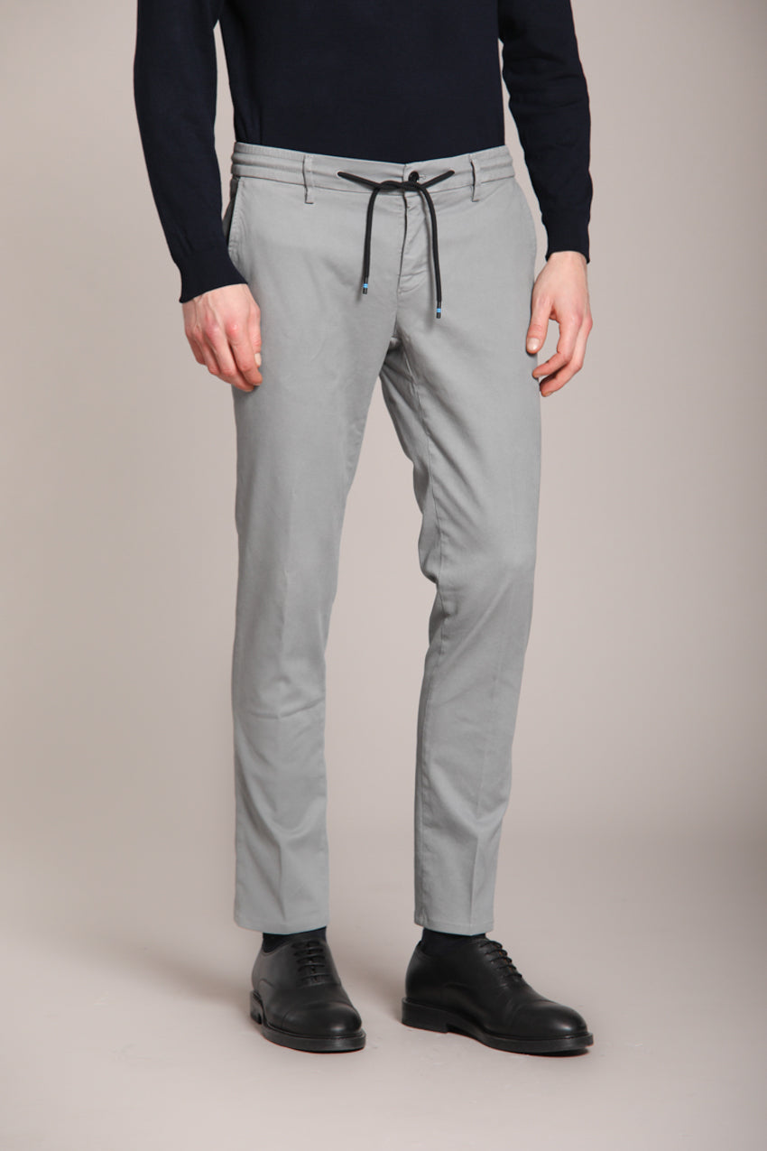 Foto 1 Milano Jogger pantalone chino uomo in gabardina stretch extra slim fit