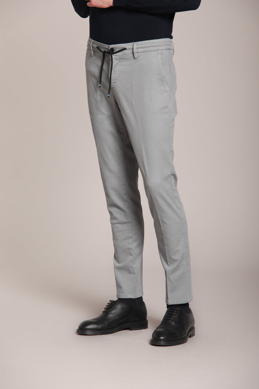 Foto 3 Milano Jogger pantalone chino uomo in gabardina stretch extra slim fit