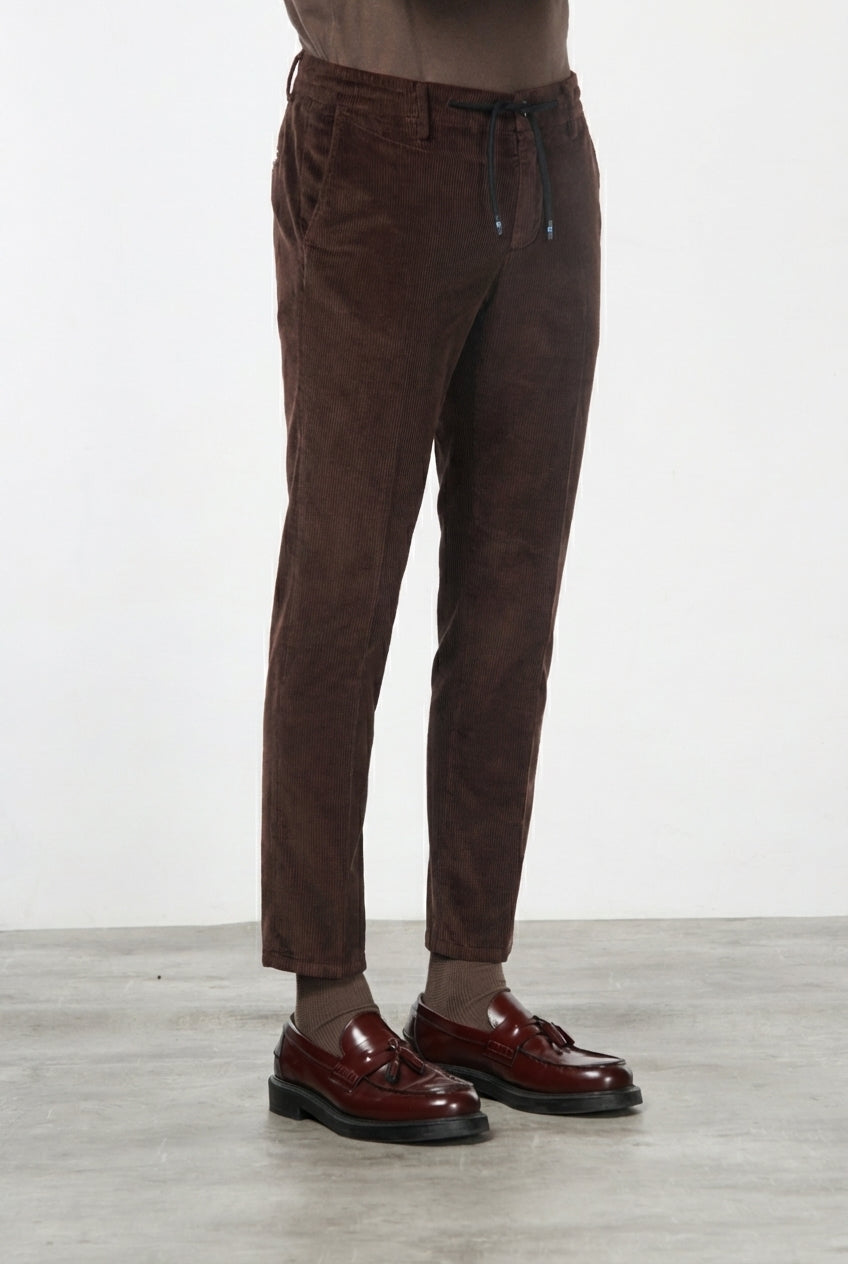 Milano Jogger men’s chino pants in 500-wale corduroy, extra slim fit