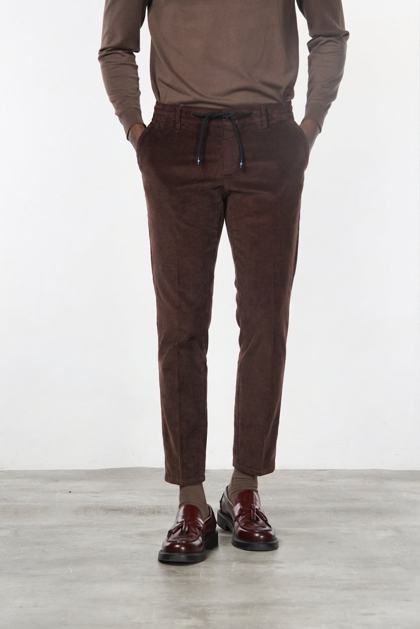 Milano Jogger men’s chino pants in 500-wale corduroy, extra slim fit