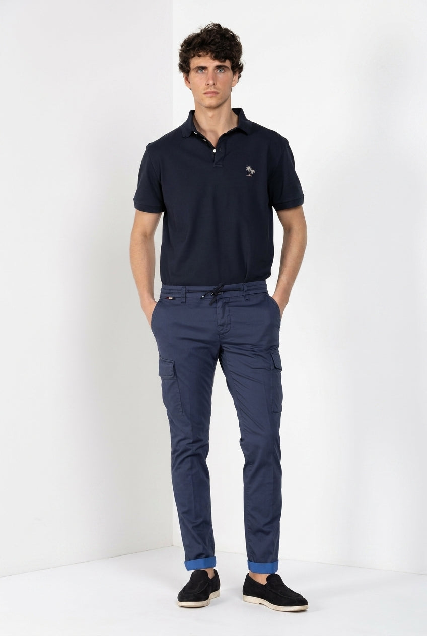 Dettaglio vita e tasche cargo pantalone cargo uomo Chile Jogger Mason's blu navy in raso SS26