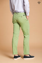 New York men's chino pants in stretch satin regular fit ①