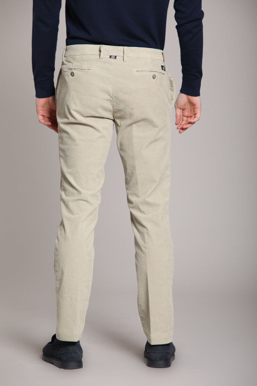 New York men's chino pants in 1000-ridge corduroy regular fit