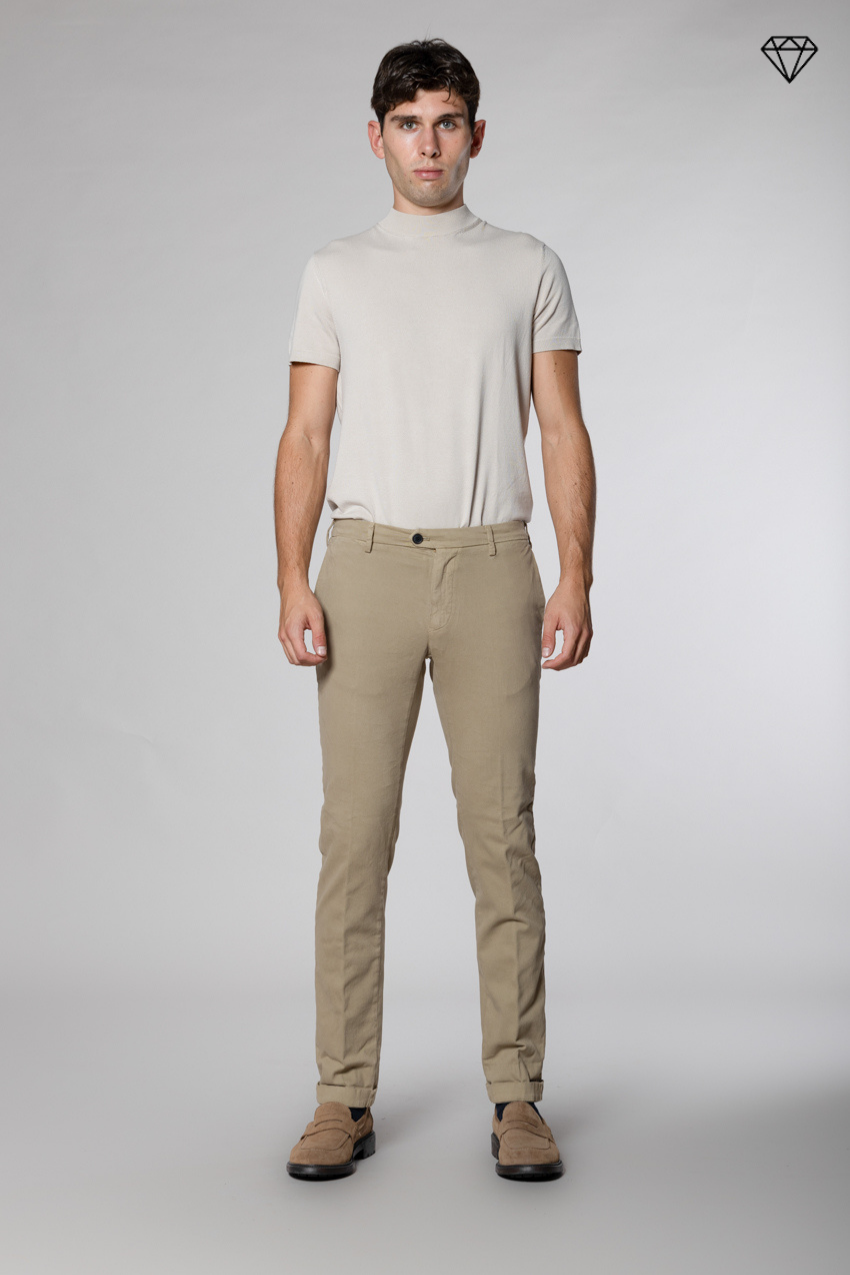 New York Sartoriale Herren Chinohose maßgeschneidert aus Baumwolle und Wolle Regular Fit ①