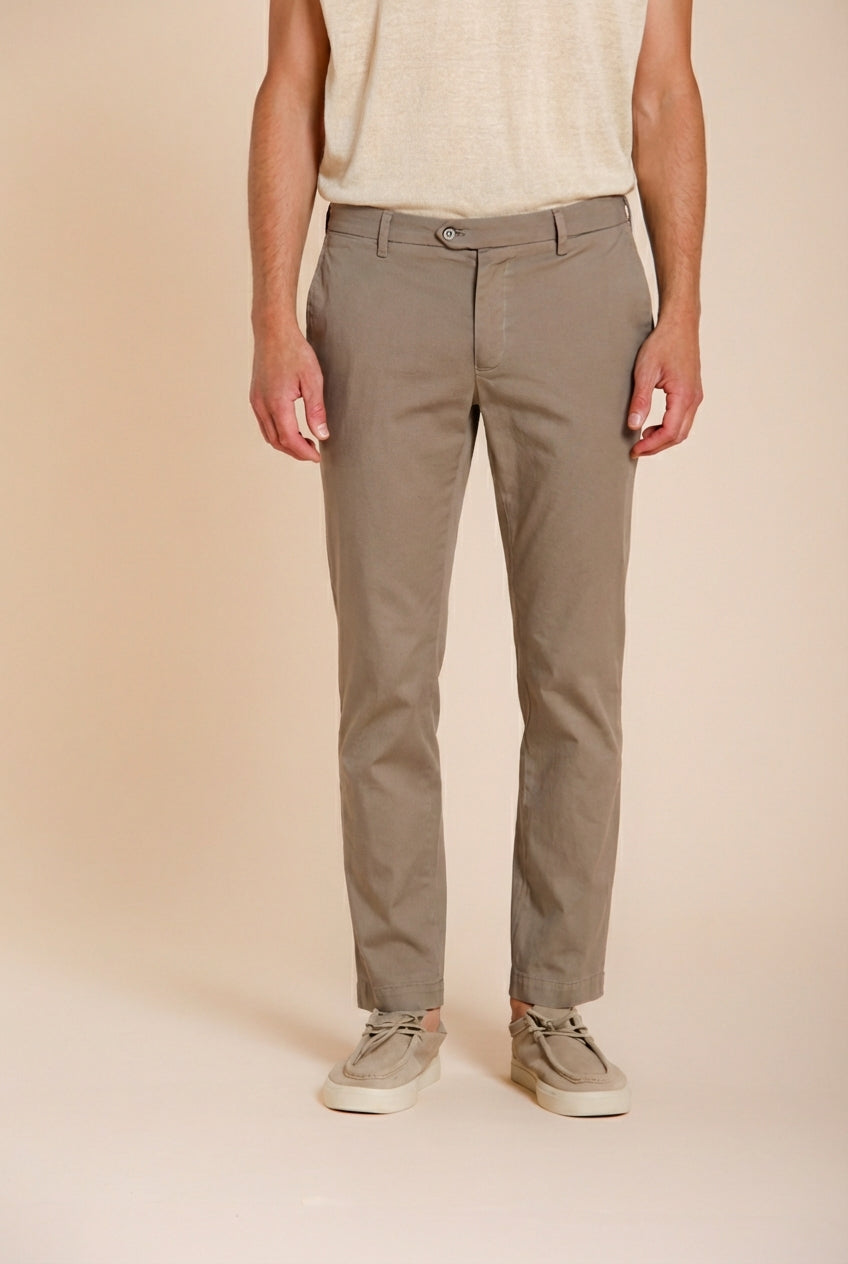 New York men's chino pants in stretch gabardine regular fit ①