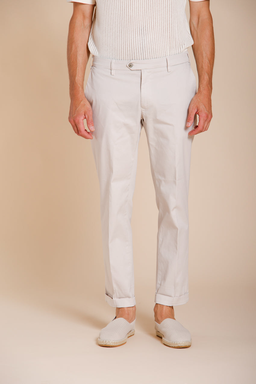 New York men's chino pants in stretch gabardine regular fit ①