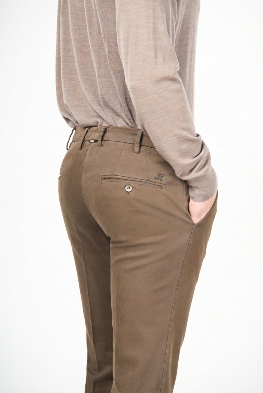 New York men's chino pants in stretch gabardine, regular fit
