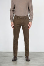 New York men's chino pants in stretch gabardine, regular fit