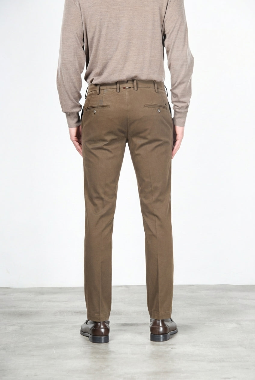 New York men's chino pants in stretch gabardine, regular fit
