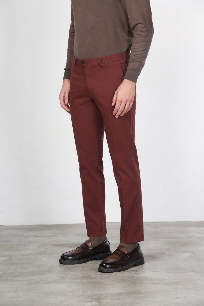 New York men’s chino pants in cotton and wool gabardine with regular fit