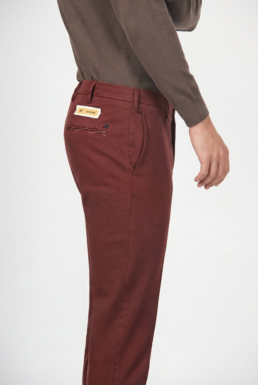 New York men’s chino pants in cotton and wool gabardine with regular fit
