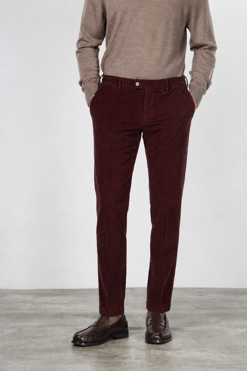 New York Chinohose für Herren aus stretchigem 2000-Rippen-Samt mit regular fit ①
