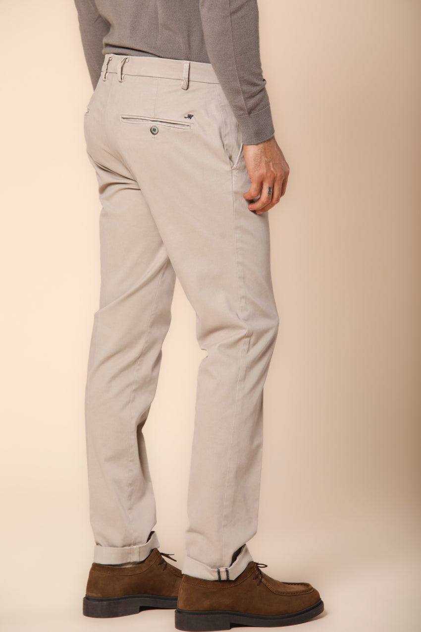 Milano pantalon chino homme  en gabardine stretch coupe extra slim  ①