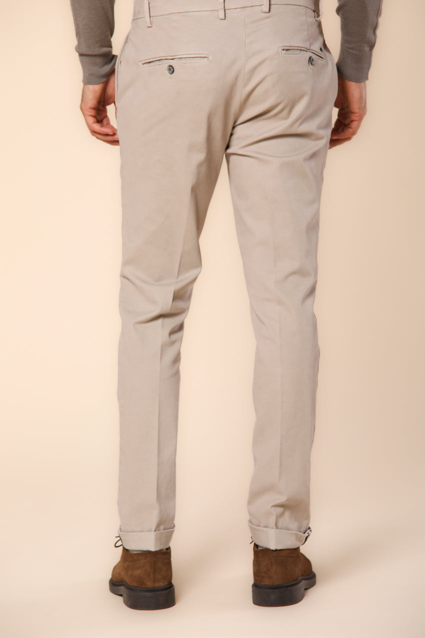 Milano pantalon chino homme  en gabardine stretch coupe extra slim  ①