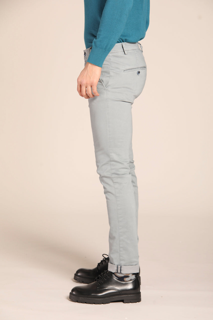 immagine 4 di pantalone chino uomo modello Milano Style, di colore azzurro, fit extra slim di Mason's