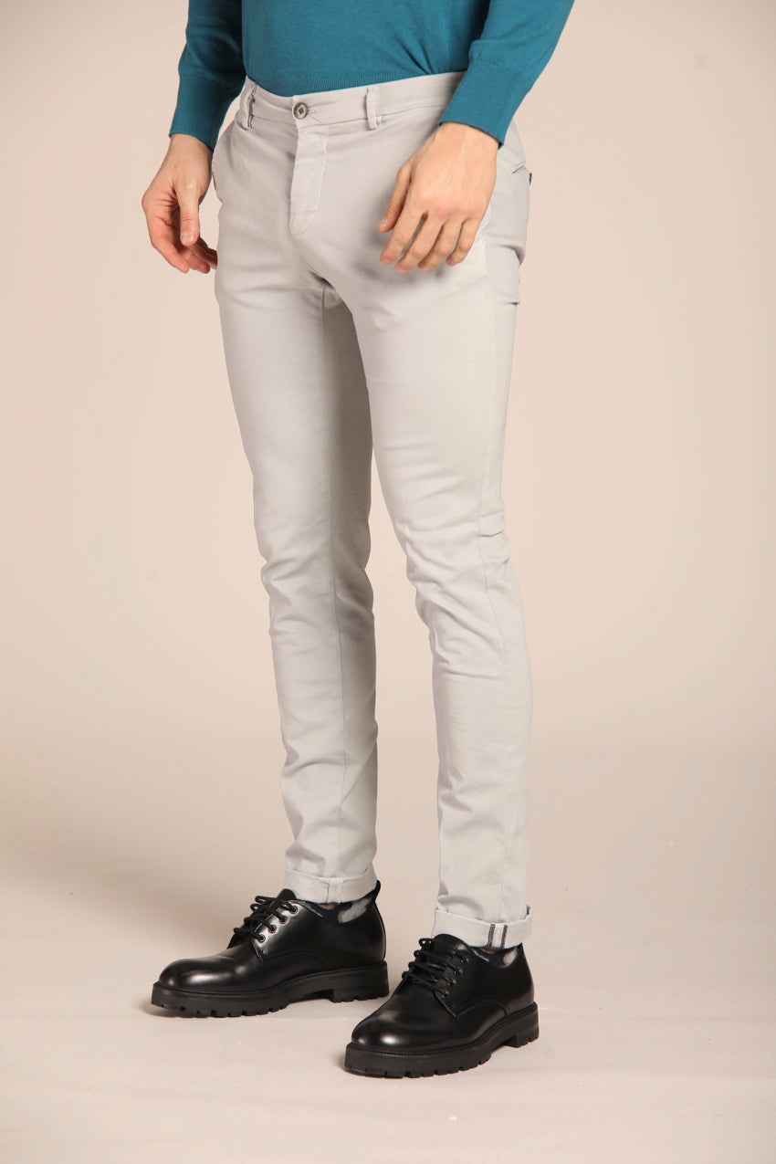 immagine 3 di pantalone chino uomo modello Milano Style, di colore grigio, fit extra slim di Mason's