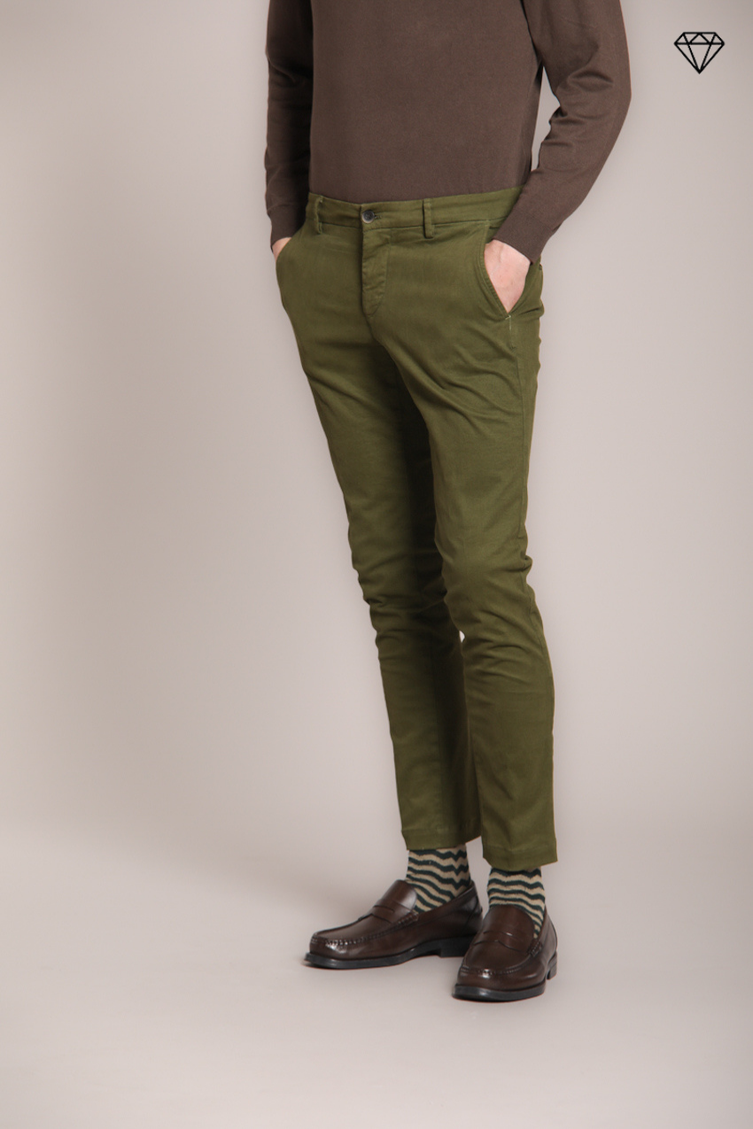 Milano pantalone chino uomo in gabardina stretch extra slim fit ①