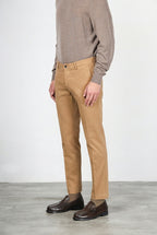 Milano Chinohose für Herren aus Stretch-Gabardine mit extra slim fit ①
