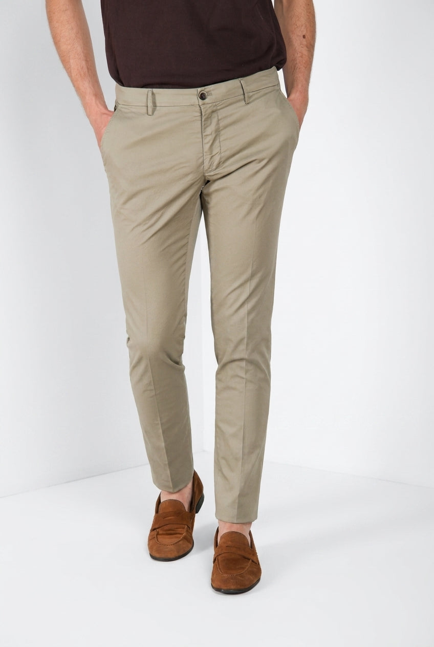 Milano pantalon chino homme en gabardine stretch extra slim fit ①