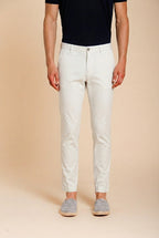 Milano pantalon chino homme en gabardine stretch extra slim fit ①