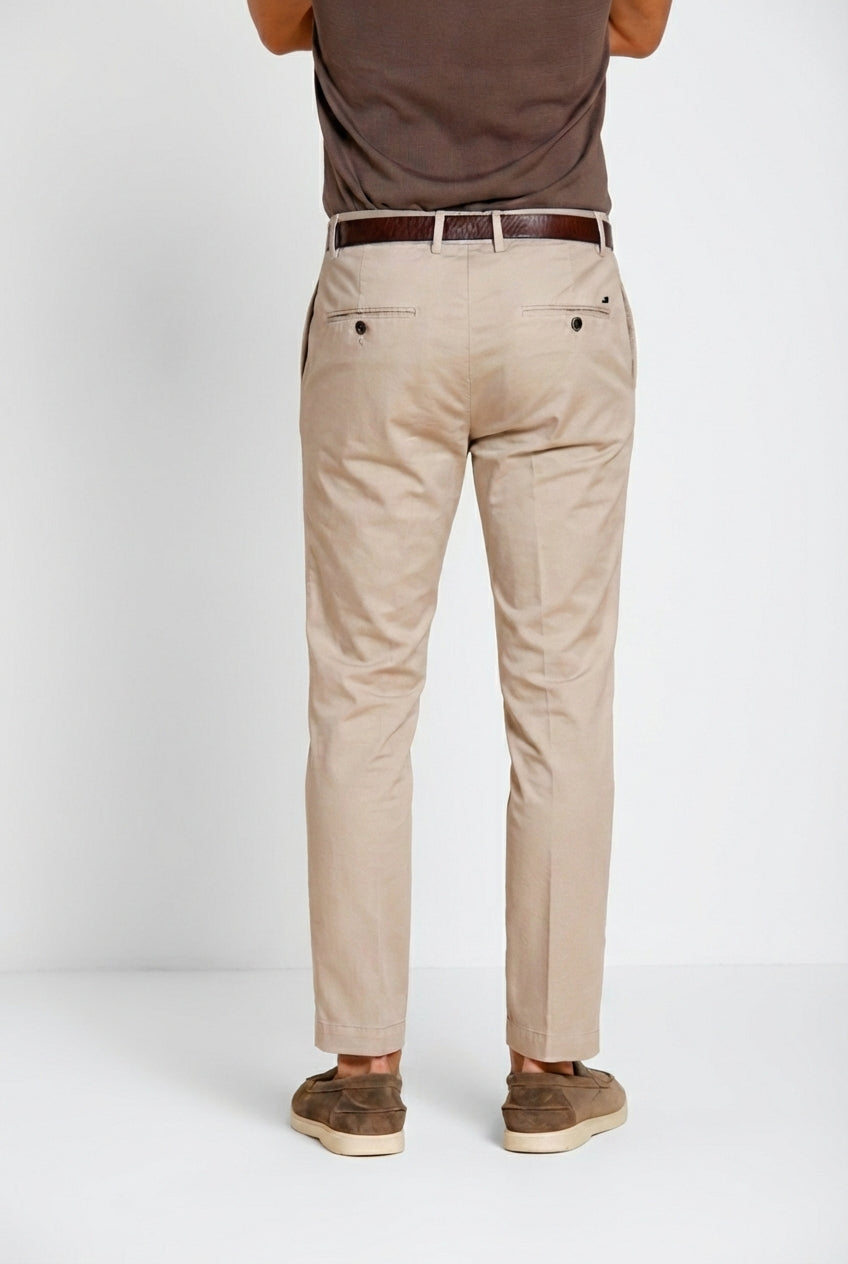 Milano pantalon chino homme en gabardine stretch extra slim fit ①